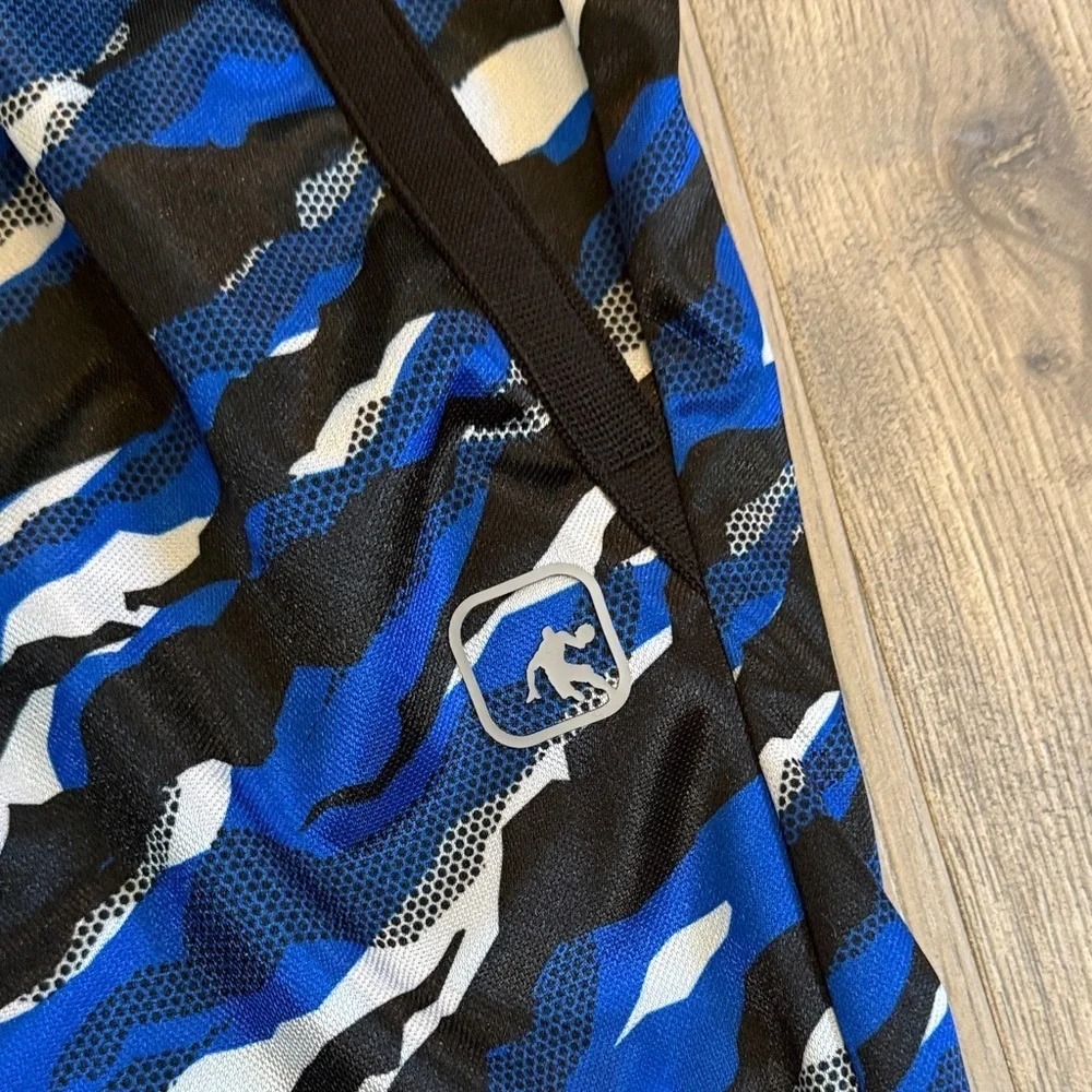 And1 Men's Wave Pattern Swim Shorts - Blue, Black, and White